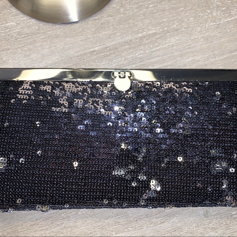 Bebe clutch